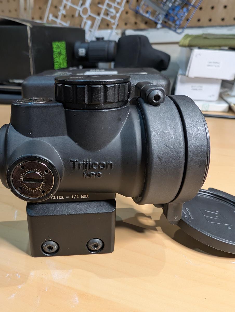 MRO Type Red Dot Sight Airsoft Replica 20mm Picatinny Rail Boxed with Killflash