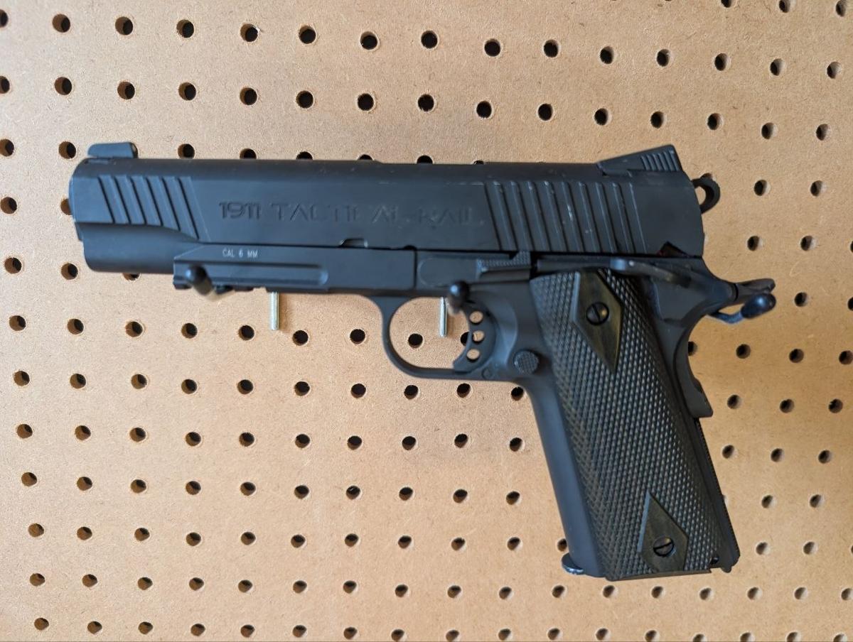 1911 Tactical Rail CO2 Airsoft Pistol 6mm + 3 Mags & CO2 Capsules