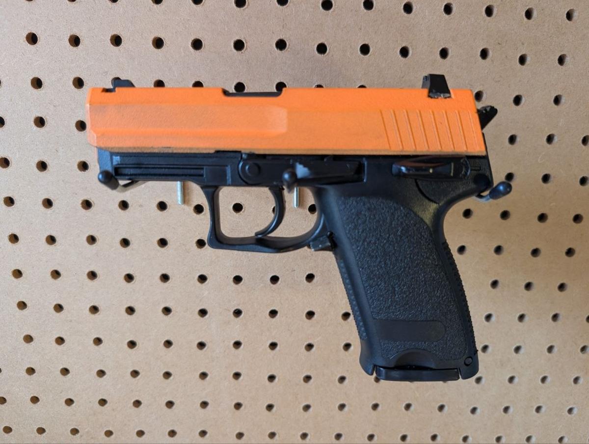 Two Tone Airsoft Pistol USP Style Orange/Black Hand Gun with 1 Metal Magazine
