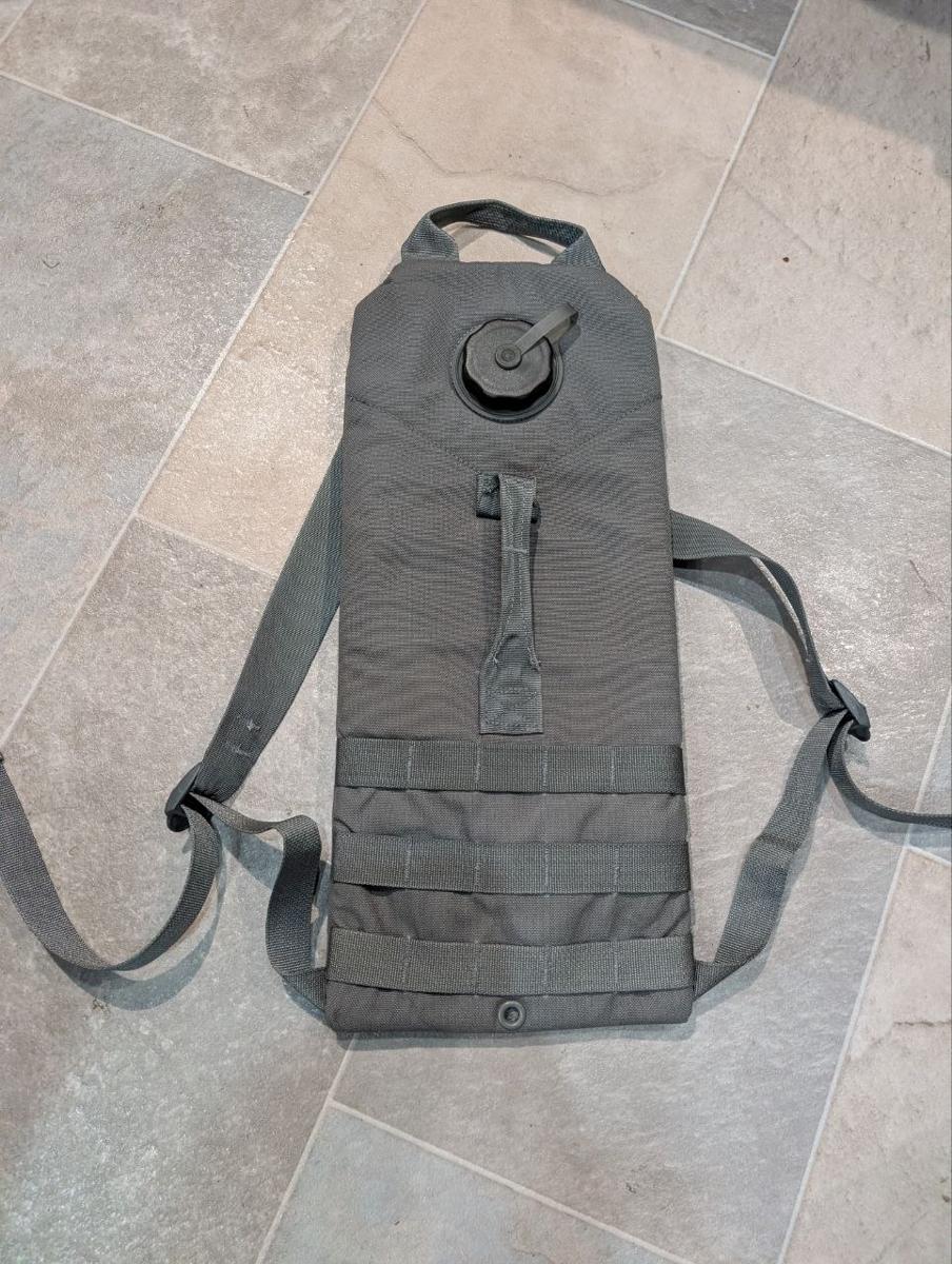 US Army MOLLE II 100oz Hydration Carrier STORM Pouch w/ Bladder NEW
