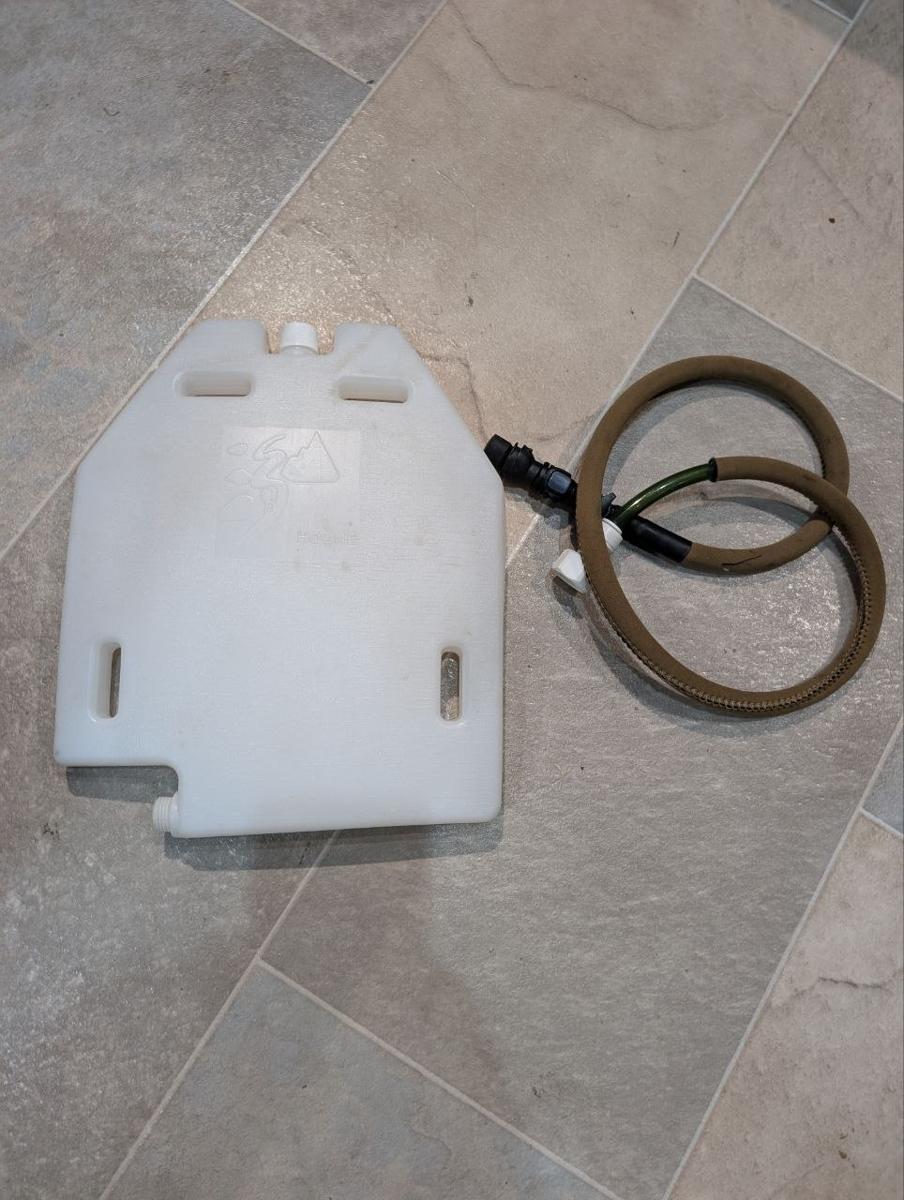HOONE Hydration Plate Water Carrier Bladder Tan Drink Tube Bite Valve Airsoft