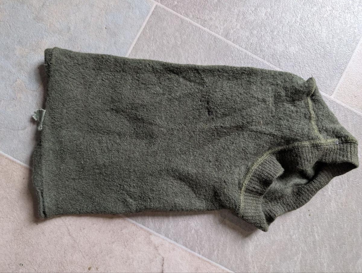 Olive Green Wool Sleeveless Jumper Slipover Army Surplus Knitted Vest Vintage