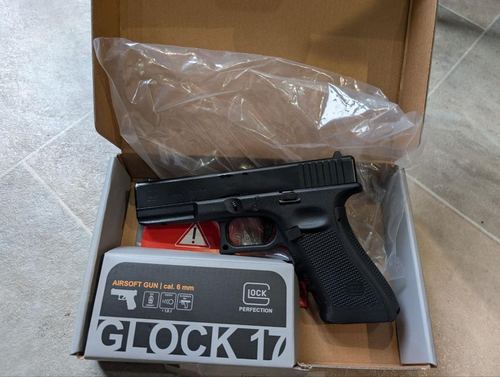 Glock 17 Gen 4 Gas Blowback Airsoft Pistol 6mm Boxed + 2 Mags